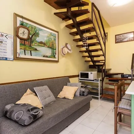 Cozy 2 Bed With Garden In Appartement