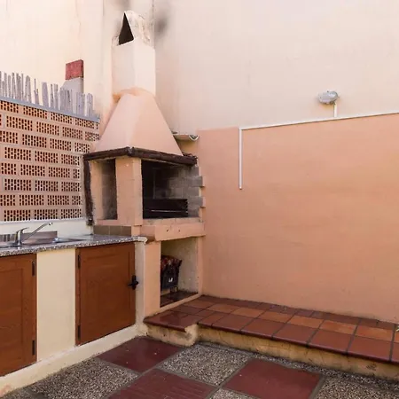 Appartement Cozy 2 Bed With Garden In *